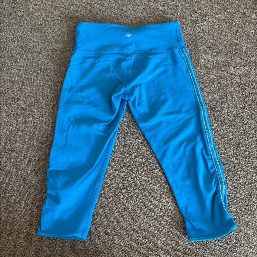 Blue cropped lululemon leggings - Picture 2 of 8